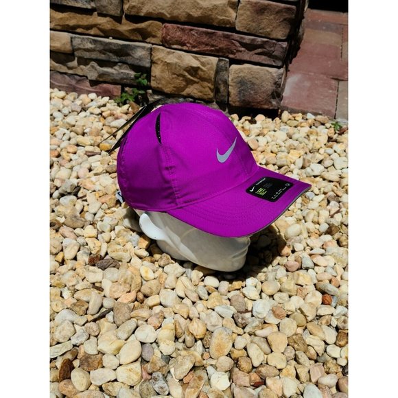 Nike Dri-FIT Aerobill Featherlight Reflective Cap - Picture 6 of 7